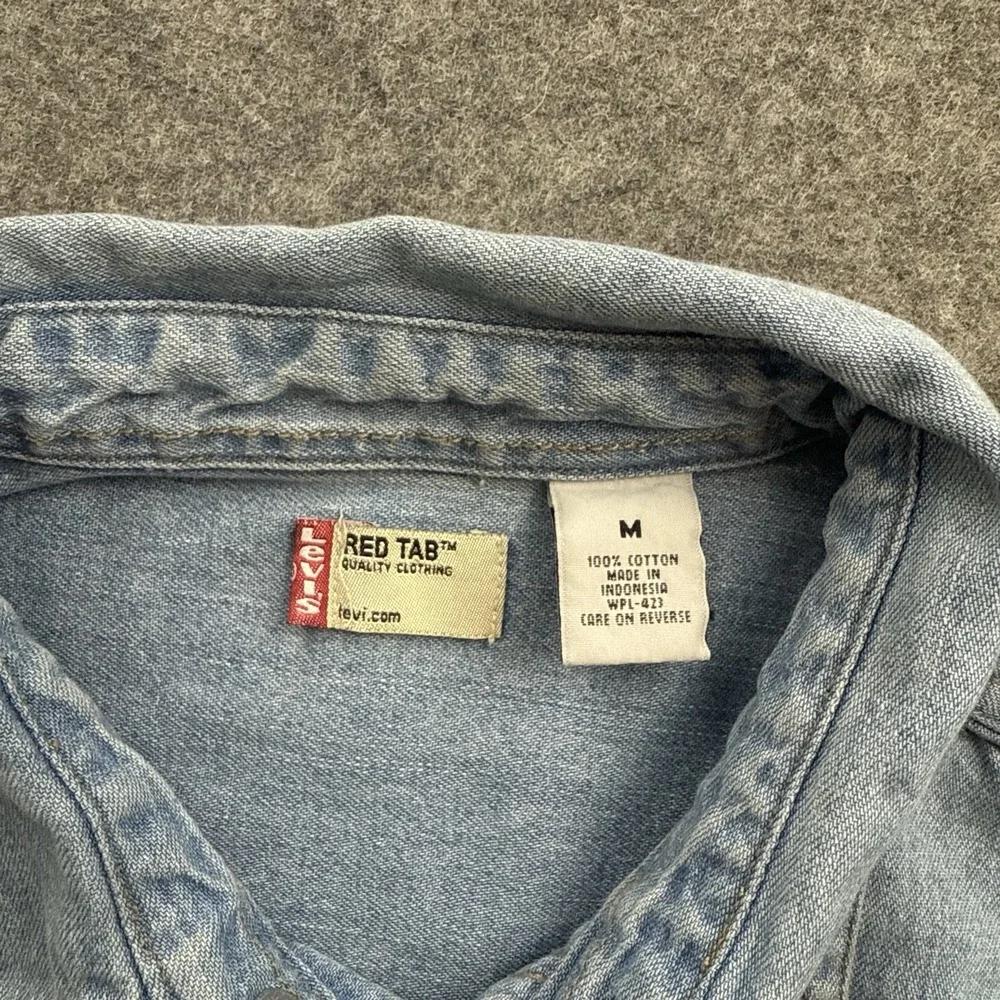 Vintage Levis Denim Shirt Mens Medium Blue Metal Buttons Work Red Tab Y2K